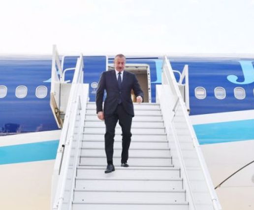 Prezident İlham Əliyev Türkmənistana getdi